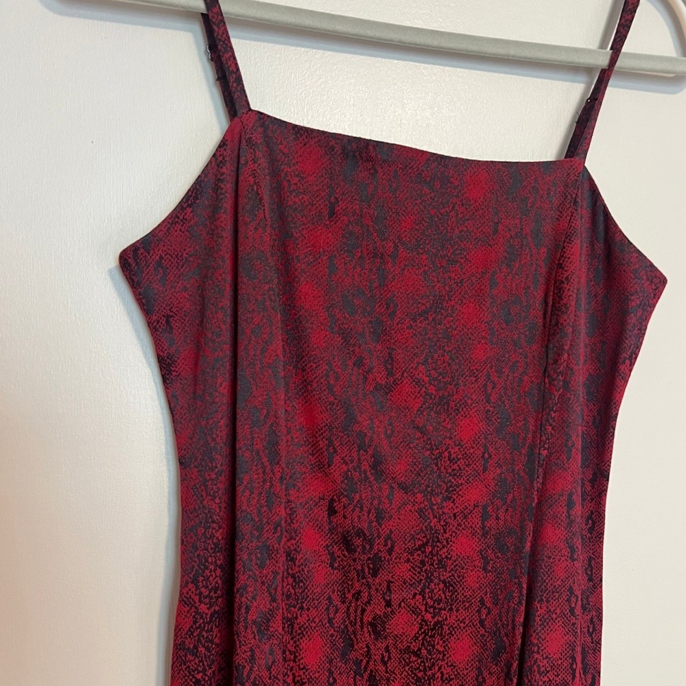 Express World Brand Red Black Snakeskin Print Spaghetti Strap Midi Dress Size 6 - Picture 3 of 11